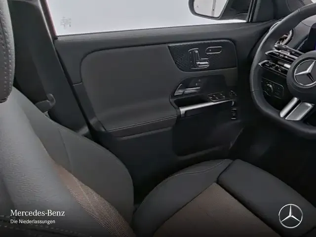 Mercedes-Benz EQB 300