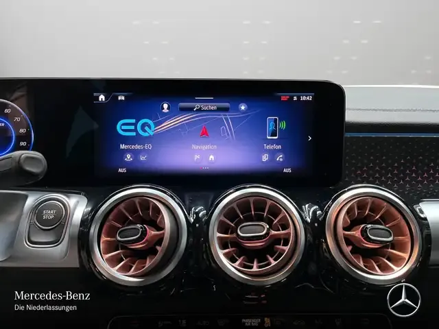 Mercedes-Benz EQB 300