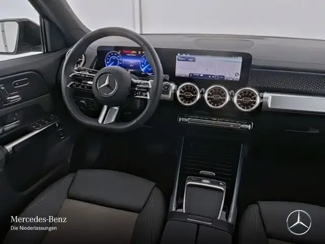 Mercedes-Benz EQB 300
