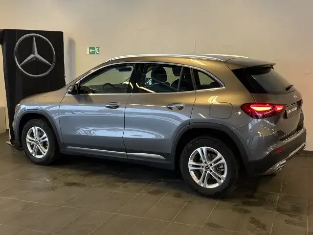 Mercedes-Benz GLA 200