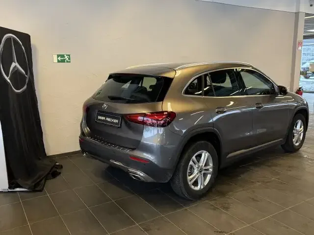 Mercedes-Benz GLA 200
