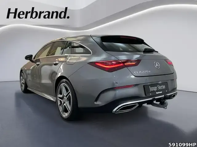 Mercedes-Benz CLA 220