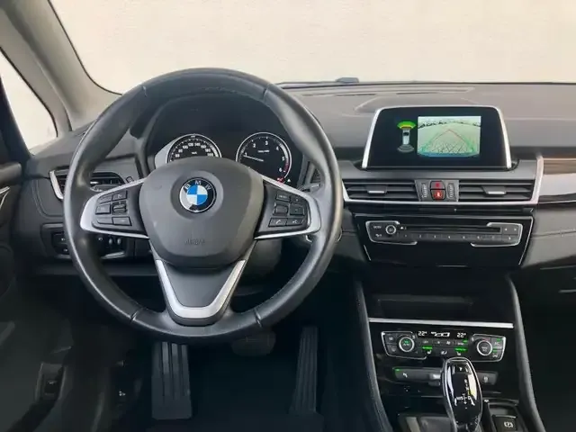 BMW 218