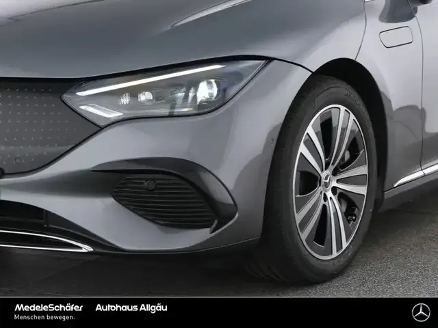 Mercedes-Benz EQE 300