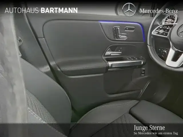 Mercedes-Benz EQB 300