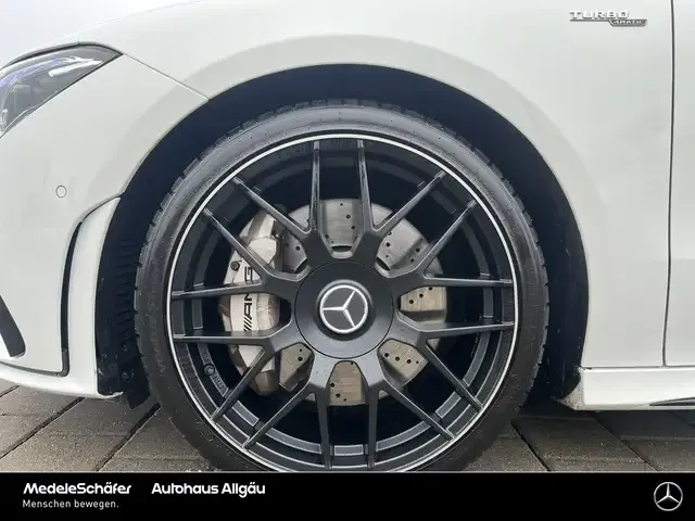 Mercedes-Benz CLA 35 AMG