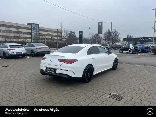 Mercedes-Benz CLA 35 AMG