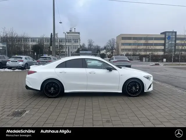 Mercedes-Benz CLA 35 AMG