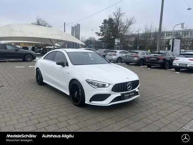 Mercedes-Benz CLA 35 AMG