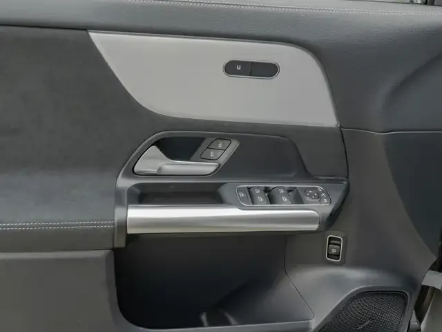 Mercedes-Benz GLA 220