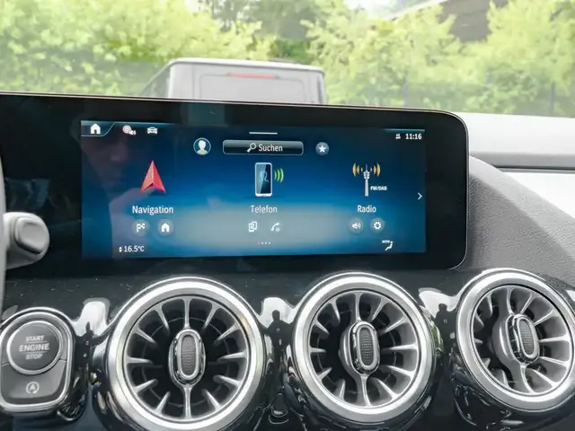 Mercedes-Benz GLA 220