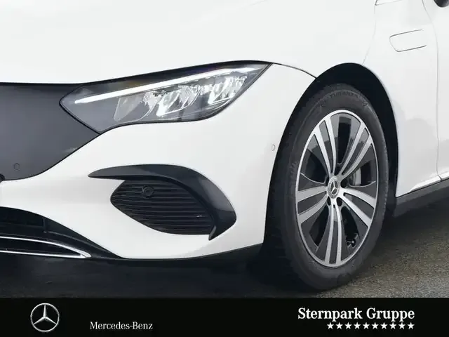 Mercedes-Benz EQE 300