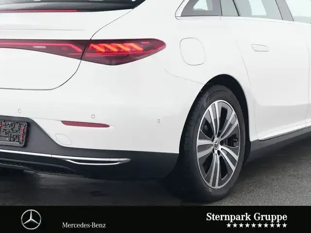 Mercedes-Benz EQE 300