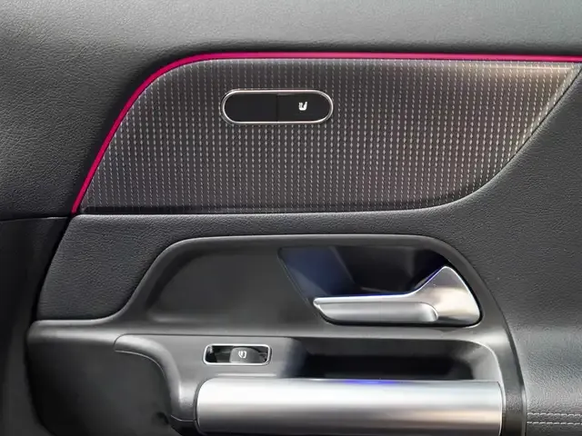 Mercedes-Benz EQA 300