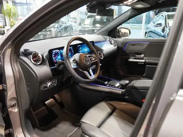 Mercedes-Benz EQA 300