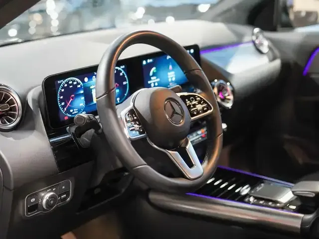 Mercedes-Benz EQA 300