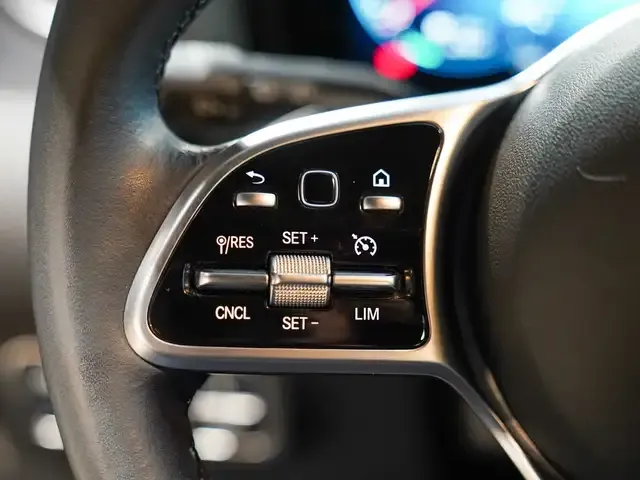 Mercedes-Benz EQA 300