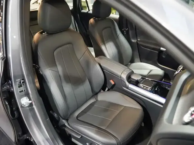 Mercedes-Benz EQA 300