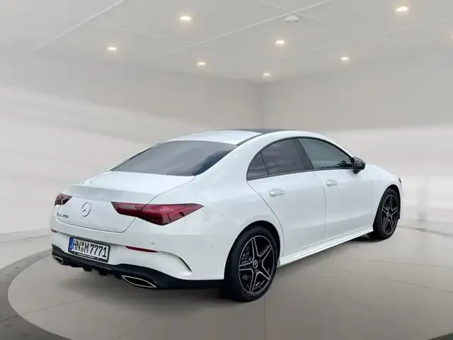 Mercedes-Benz CLA 200