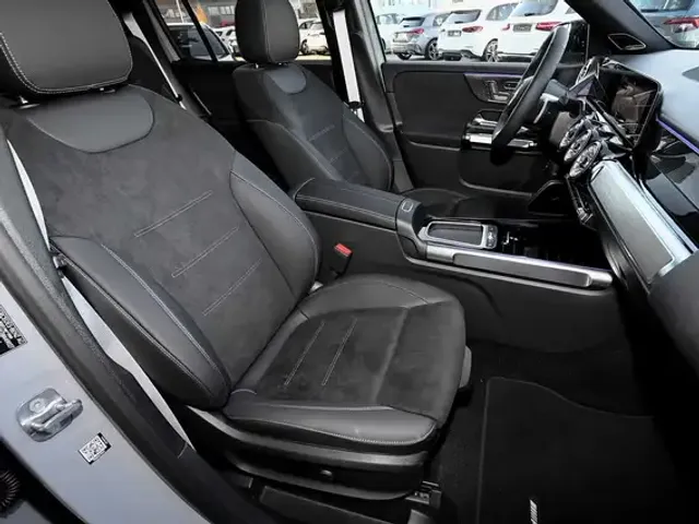 Mercedes-Benz GLB 220