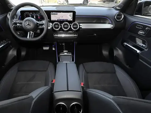 Mercedes-Benz GLB 220