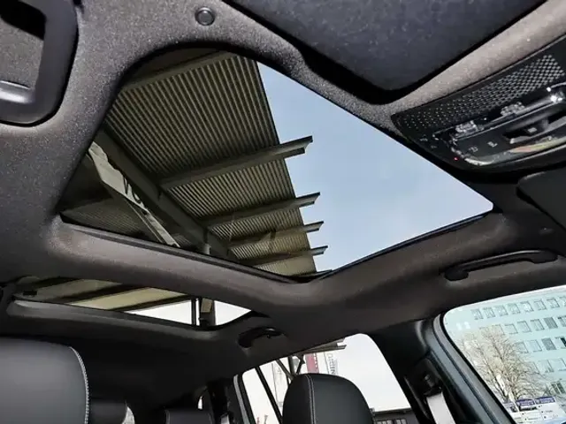 Mercedes-Benz GLB 220