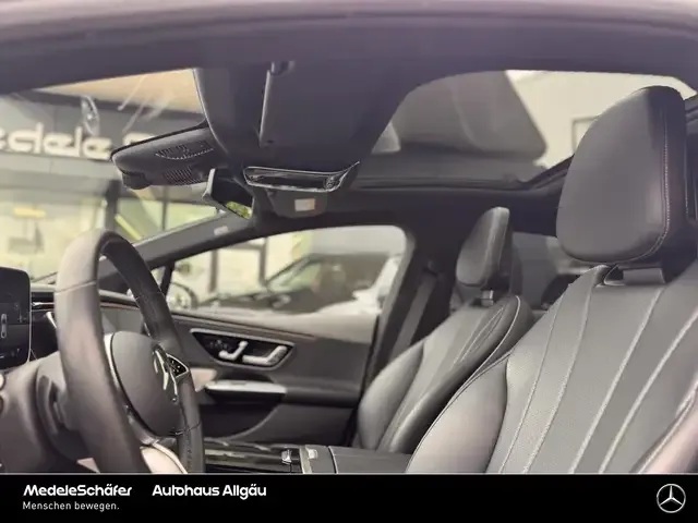 Mercedes-Benz EQE 300