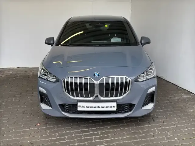 BMW 225