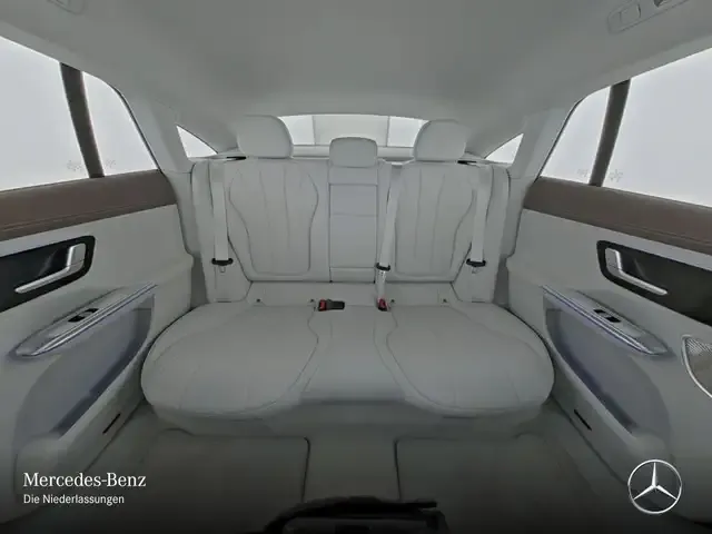 Mercedes-Benz EQE 300