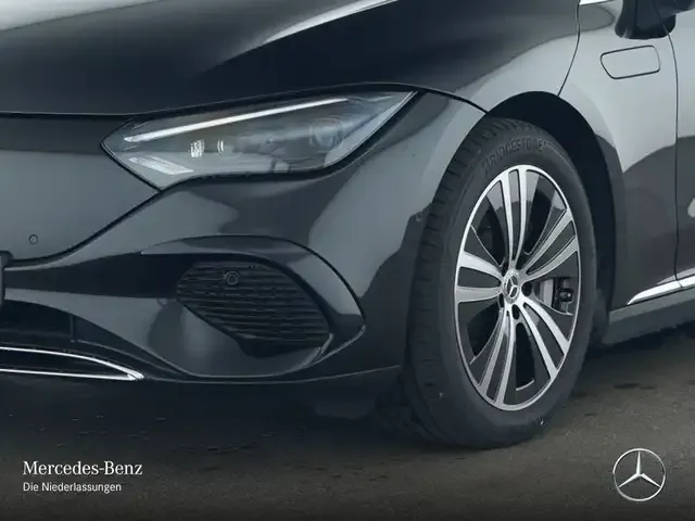 Mercedes-Benz EQE 300