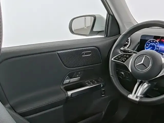 Mercedes-Benz EQB 300