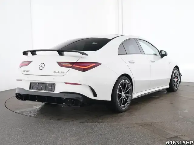 Mercedes-Benz CLA 35 AMG