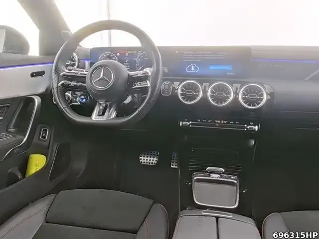 Mercedes-Benz CLA 35 AMG