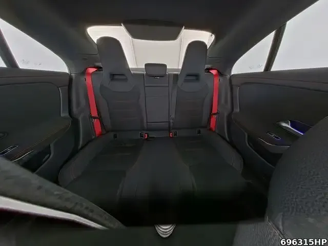 Mercedes-Benz CLA 35 AMG