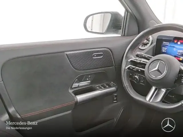 Mercedes-Benz GLA 220