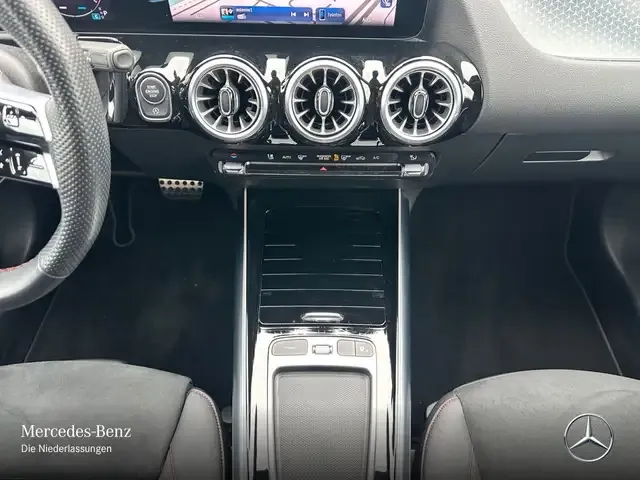 Mercedes-Benz GLA 220