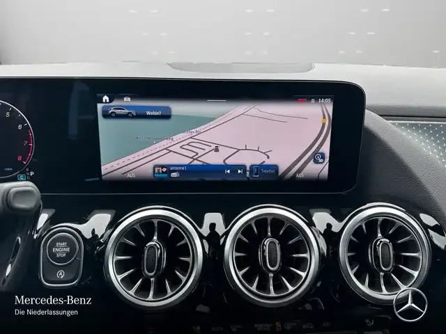 Mercedes-Benz GLA 220