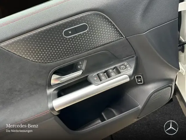 Mercedes-Benz GLA 220