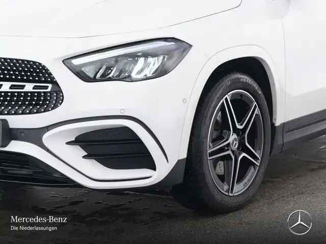 Mercedes-Benz GLA 220