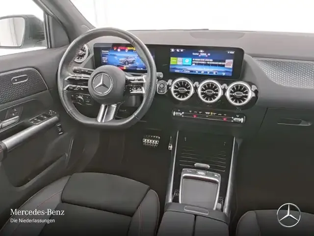 Mercedes-Benz GLA 220