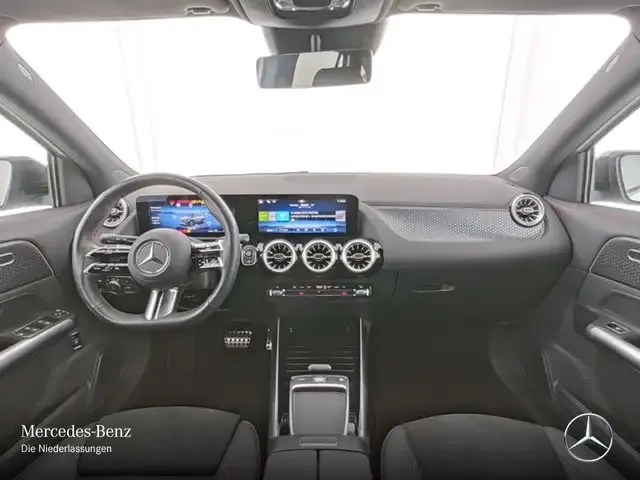 Mercedes-Benz GLA 220