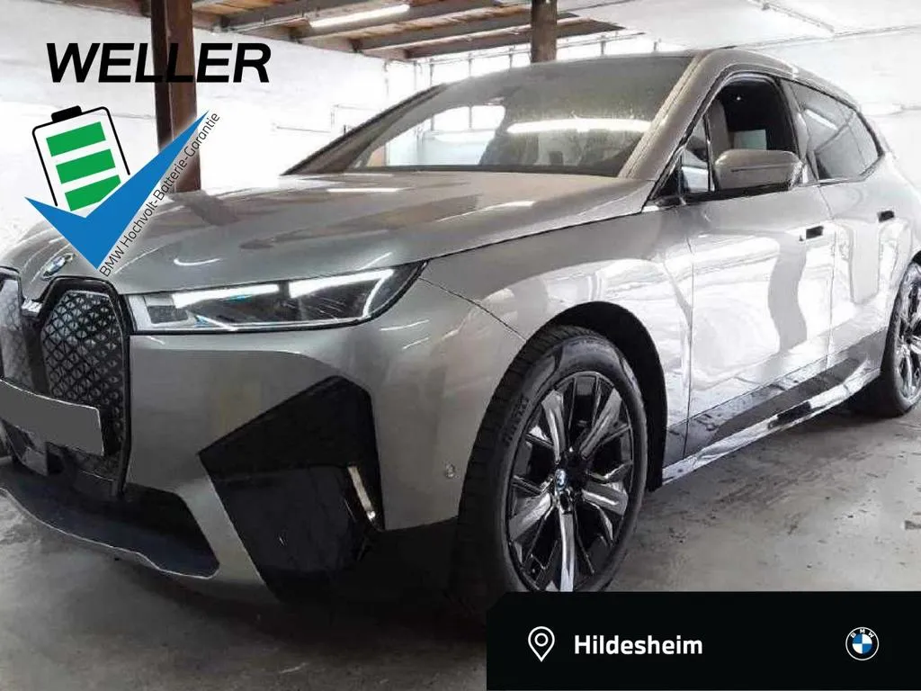 BMW iX