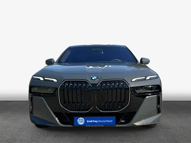 BMW 740