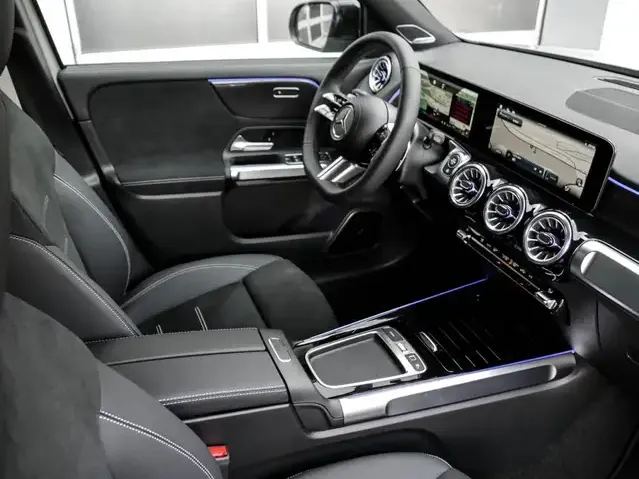 Mercedes-Benz GLB 220