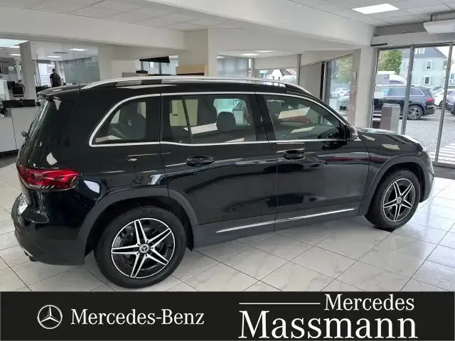 Mercedes-Benz EQB 300
