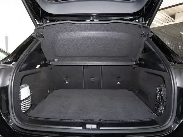 Mercedes-Benz GLA 220