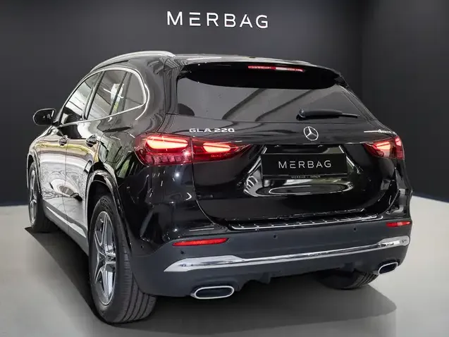 Mercedes-Benz GLA 220