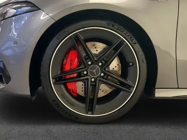 Mercedes-Benz A 45 AMG