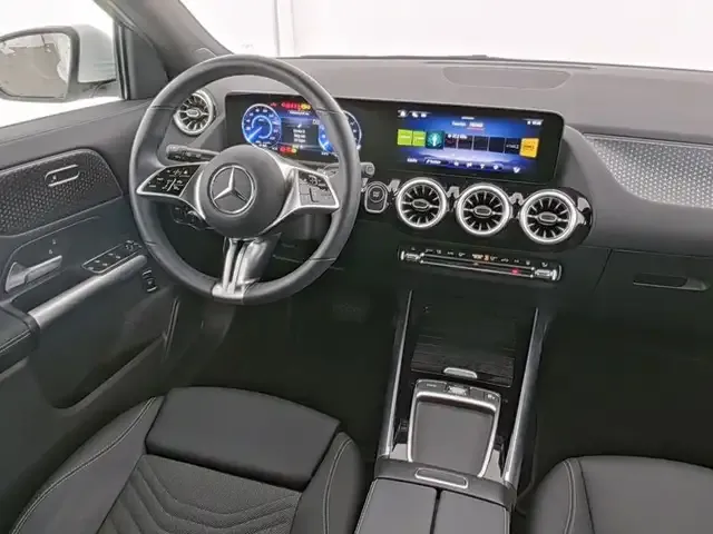 Mercedes-Benz EQA 300