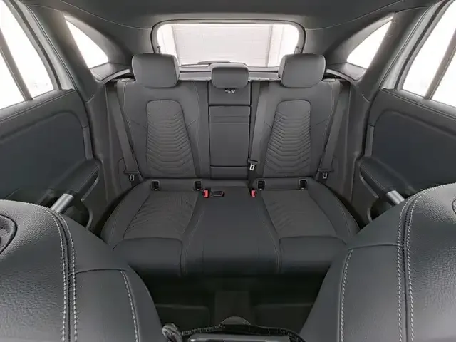 Mercedes-Benz EQA 300